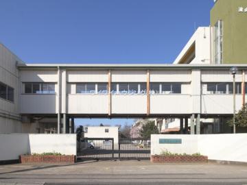 流山市立東深井小学校／徒歩18分・約1,400m(2024年12月)