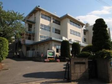 松戸市立松ケ丘小学校／徒歩7分・約500m(2025年2月)