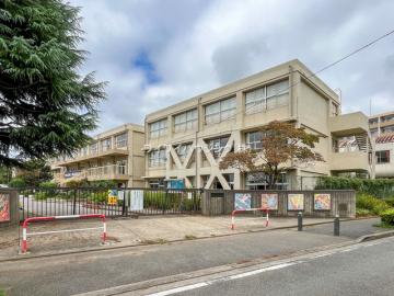 松戸市立常盤平第二小学校／徒歩7分・約520m(2025年2月)