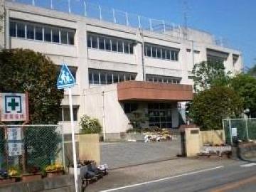 柏市立花野井小学校／徒歩11分・約850m(2025年3月)
