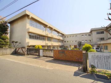 松戸市立上本郷小学校／徒歩8分・約600m