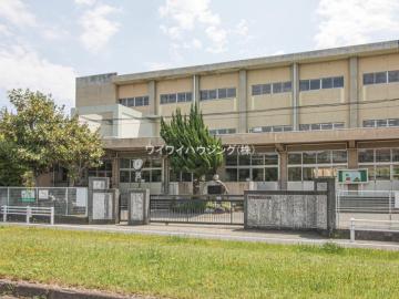 松戸市立小金北小学校/徒歩8分・約600m(2024年12月) 松戸市立小金北小学校/徒歩8分・約600m(2024年12月)