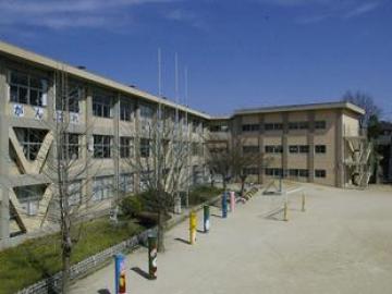 松戸市立小金北小学校／徒歩10分・約750m(2025年6月)