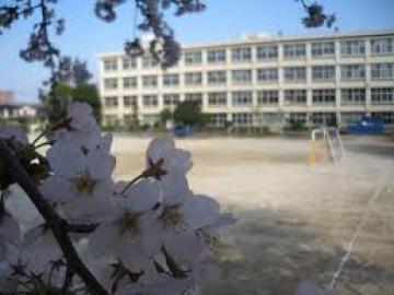 松戸市立六実小学校/徒歩14分・約1,120m(2025年9月) 松戸市立六実小学校/徒歩14分・約1,120m(2025年9月)