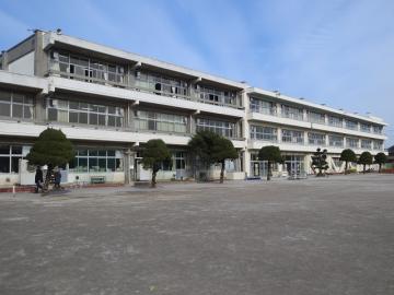 流山市立流山小学校／徒歩7分・約561m(2025年9月)