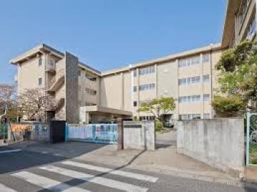 松戸市立古ケ崎小学校/徒歩6分・約401m 松戸市立古ケ崎小学校/徒歩6分・約401m