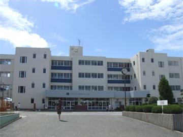 流山南流山小学校/徒歩11分・約880m(2025年10月) 流山南流山小学校/徒歩11分・約880m(2025年10月)