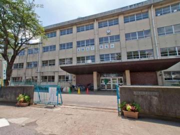 松戸市立松飛台小学校／徒歩22分・約1,720m(2025年9月)