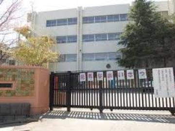 松戸市立上本郷第二小学校／徒歩9分・約700m(2025年10月)