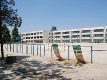 松戸市立根木内小学校／徒歩10分・約755m(2025年11月)