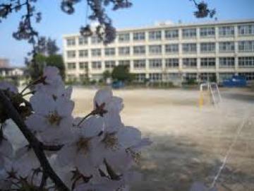 松戸市立六実小学校／徒歩7分・約550m(2026年6月)