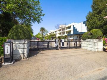 流山市立南部中学校/徒歩7分・約550m(2024年12月) 流山市立南部中学校/徒歩7分・約550m(2024年12月)