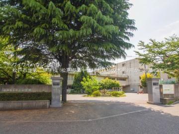 松戸市立第二中学校／徒歩13分・約1,000m(2025年8月)
