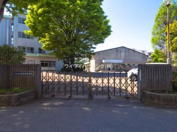 流山市立常盤松中学校/徒歩13分・約950m(2024年12月) 流山市立常盤松中学校/徒歩13分・約950m(2024年12月)