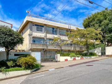 松戸市立根木内中学校／徒歩10分・約800m(2024年12月)