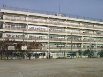 松戸市立小金南中学校／徒歩5分・約400m(2026年2月)