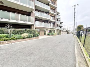 前面道路含む現地写真(2025年11月)