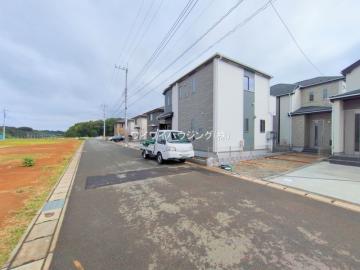 前面道路含む現地写真(2025年10月) 前面道路含む現地写真(2025年10月)