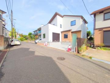 前面道路含む現地写真(2025年10月)