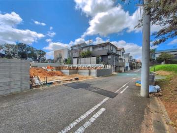 前面道路含む現地写真(2026年8月)