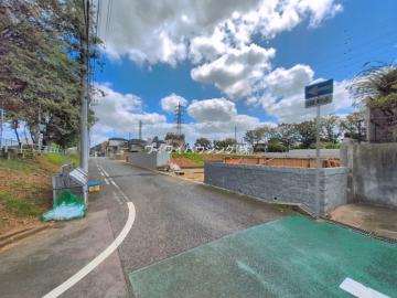 前面道路含む現地写真(2026年8月)